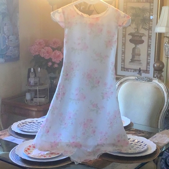 Party dress  by KT girls floral very pretty size 7/8 full lining cap sleeve. - Picture 9 of 12